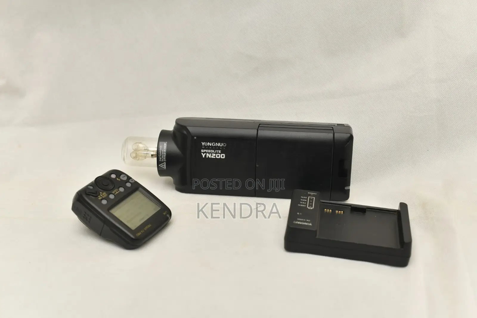 Yn200 Digital Speedlite