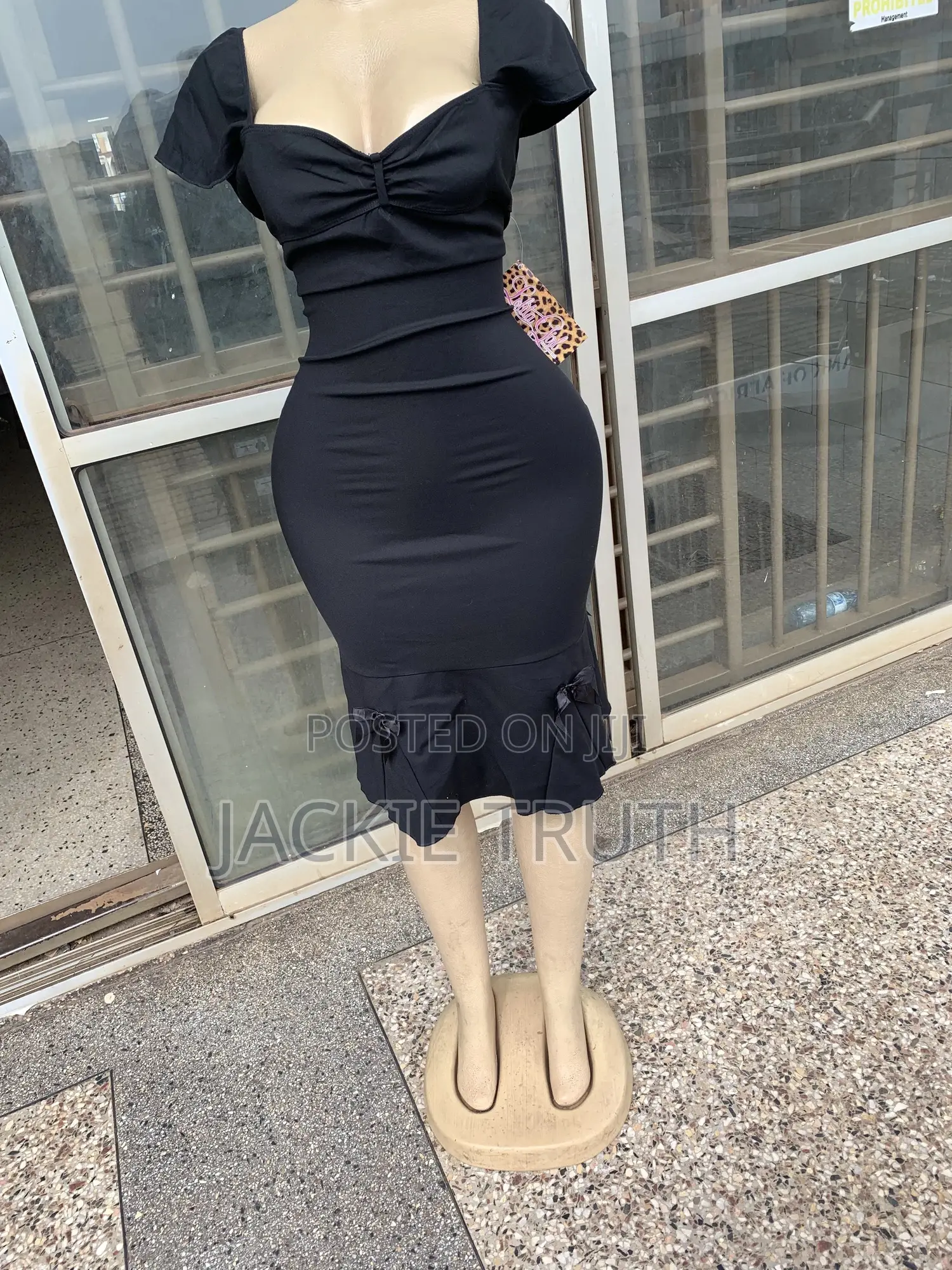 Second Hand First Class Dresses