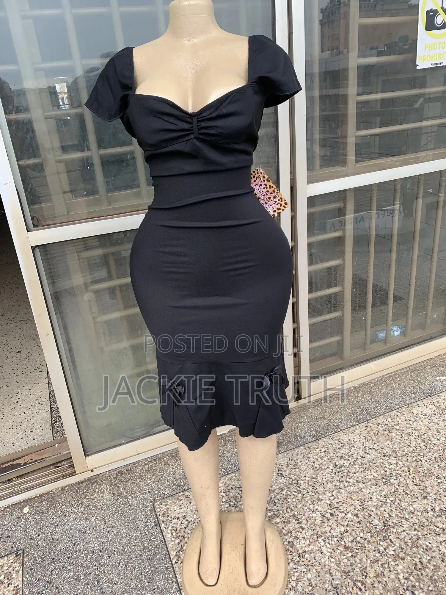 Second Hand First Class Dresses