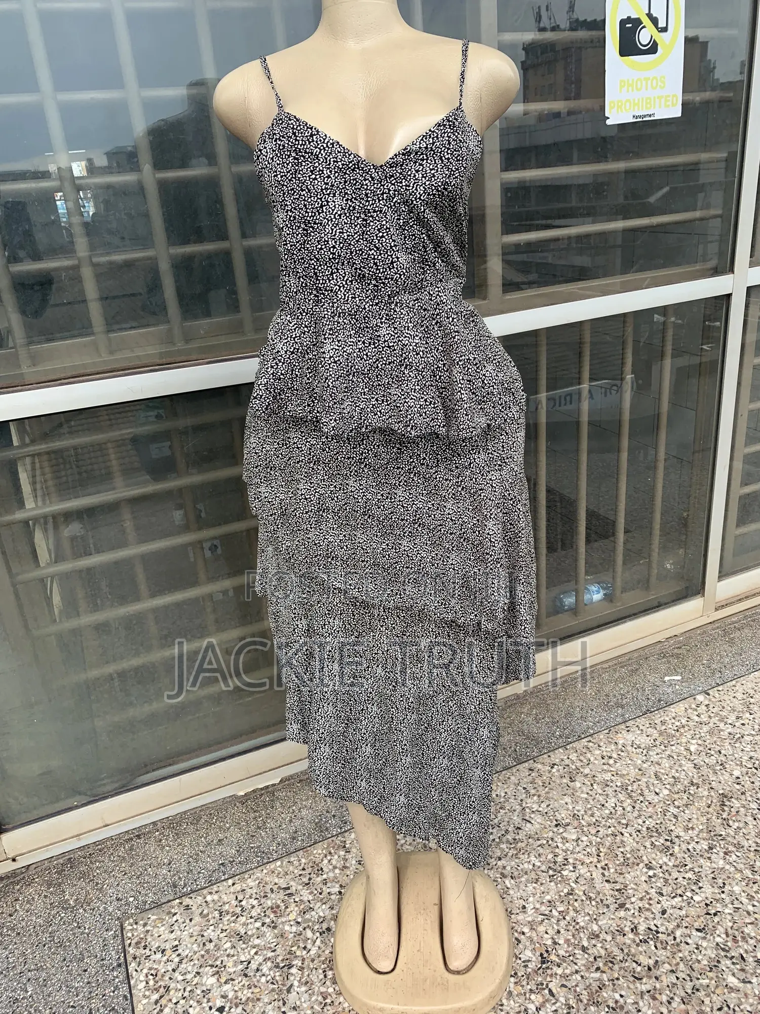 Second Hand First Class Dresses