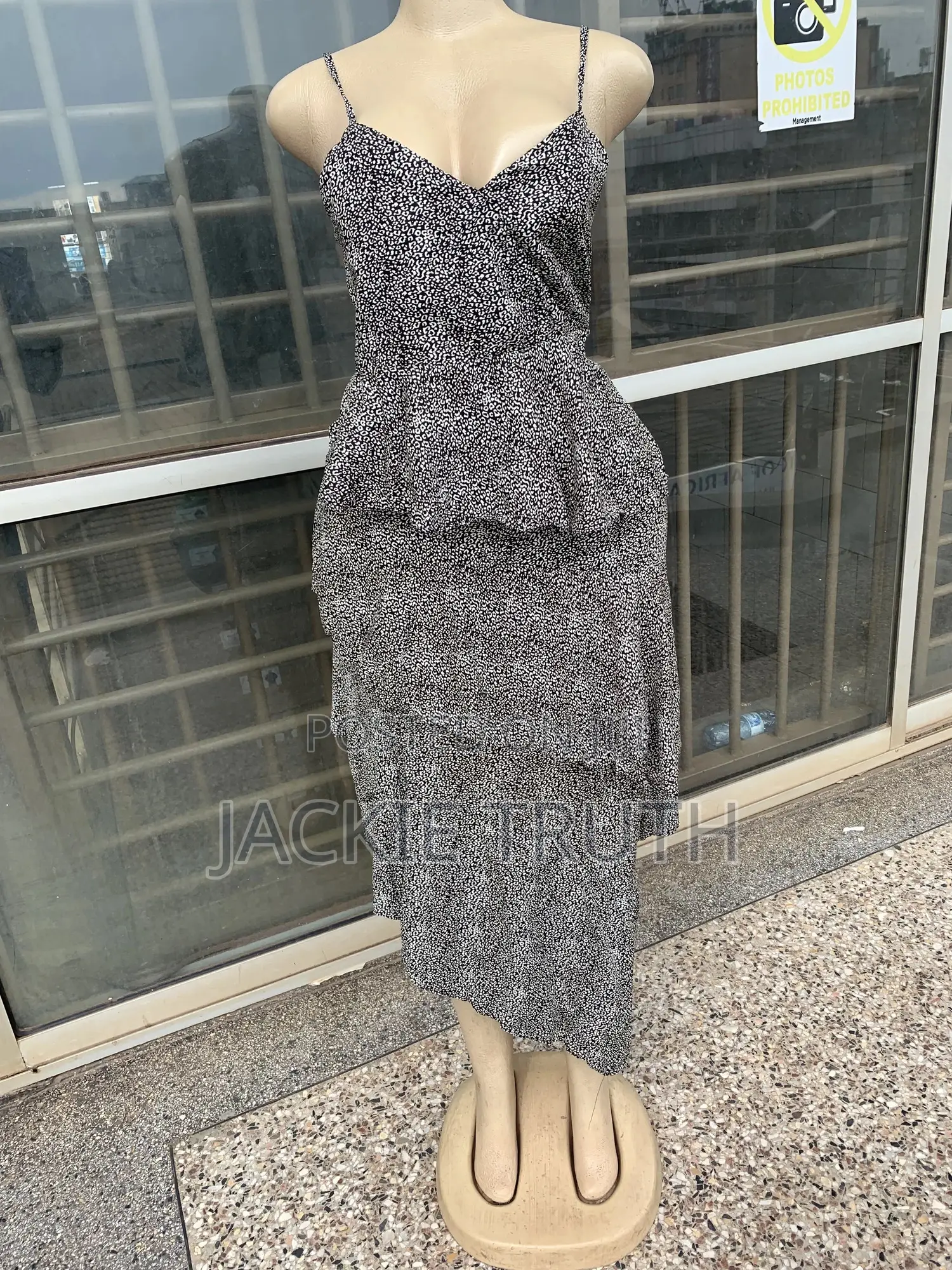 Second Hand First Class Dresses