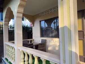 Bandar Home: Modern Secure Short Stay