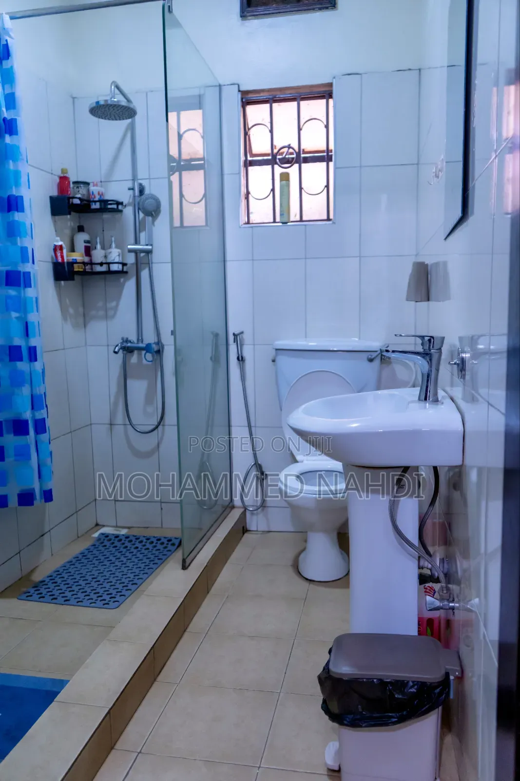 Bandar Home: Modern Secure Short Stay