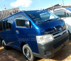 Toyota HiAce 2013 Blue