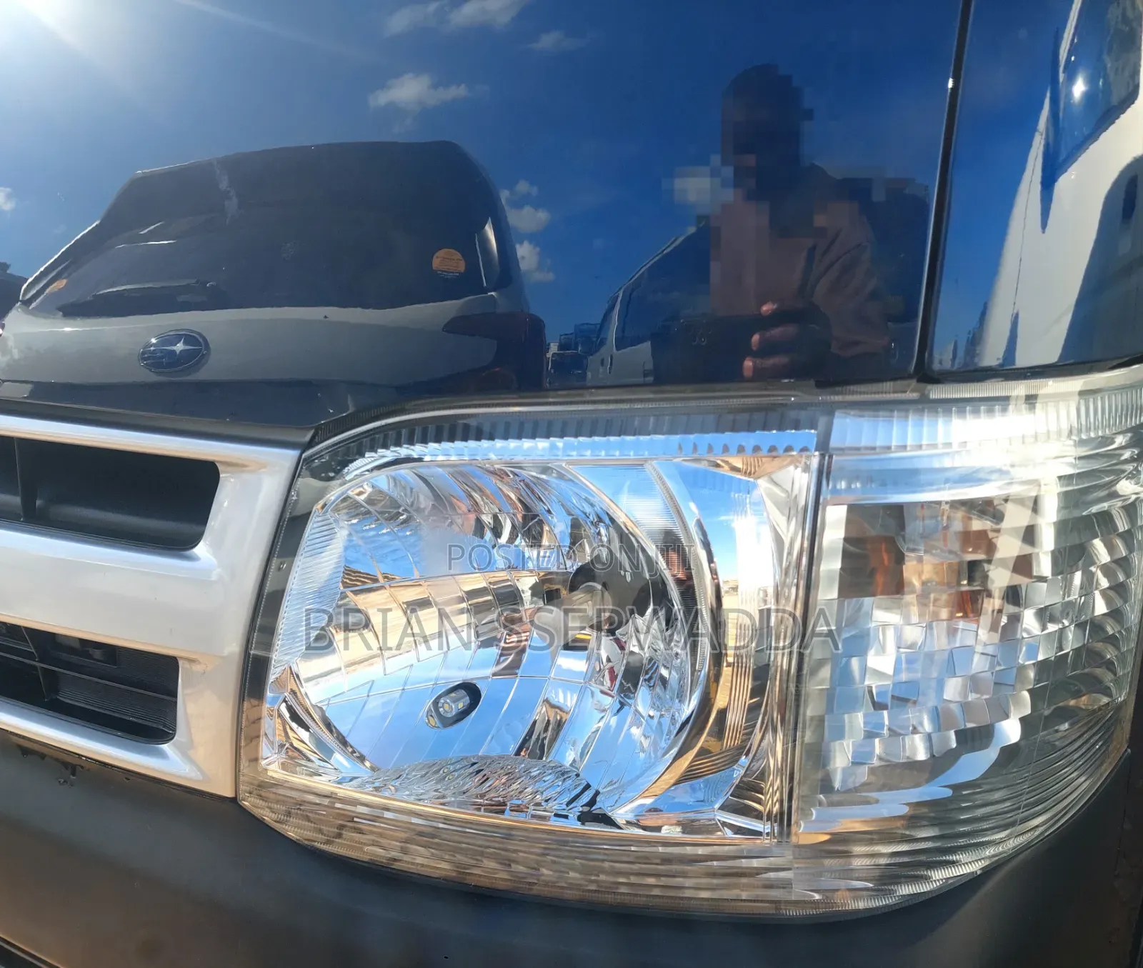 Toyota HiAce 2013 Blue