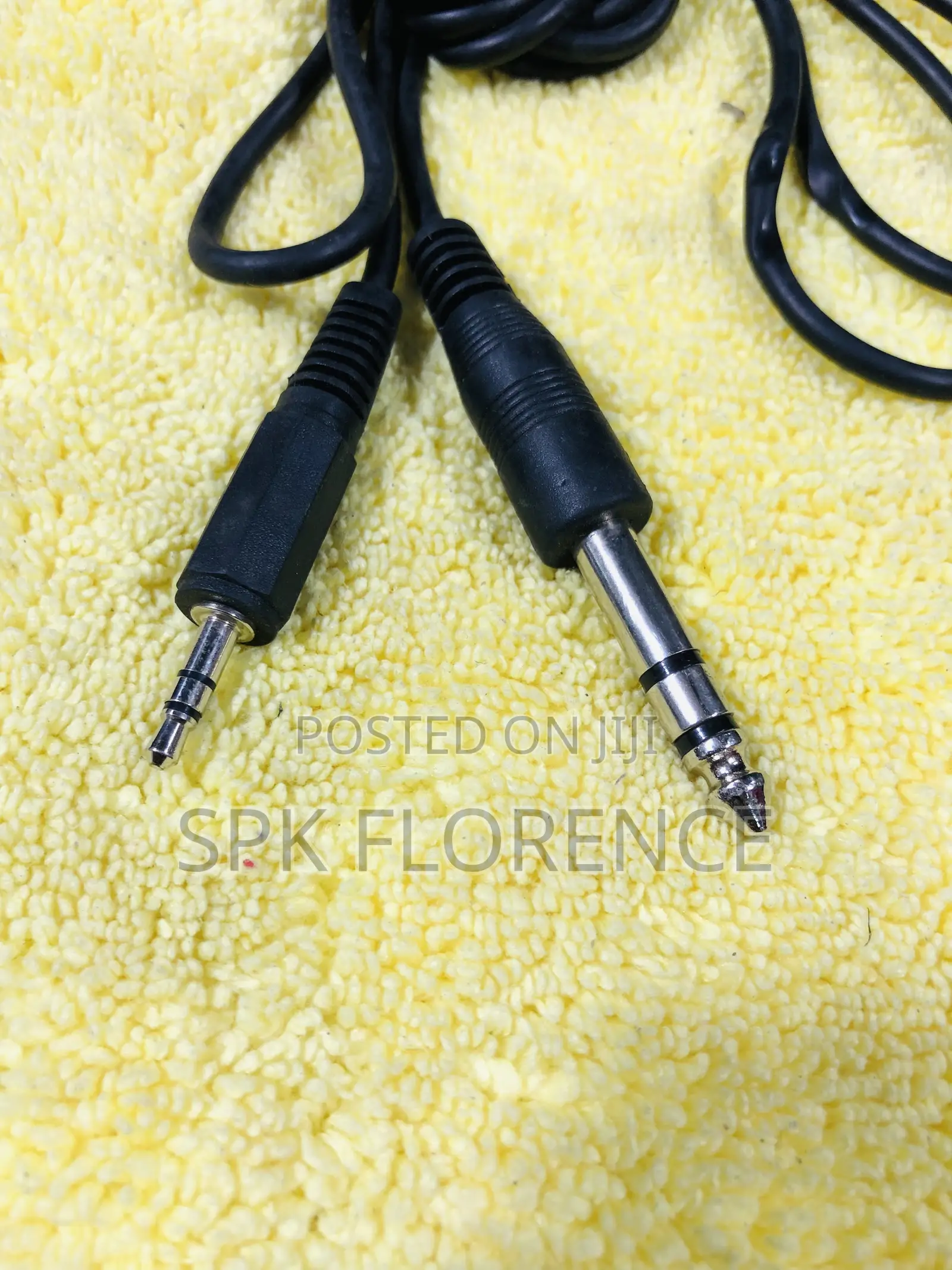35mm (1/4") to 3.5mm Stereo Jack Audio Cable.