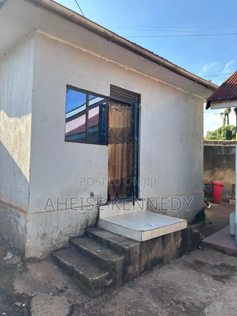 5bdrm Bungalow in Kawempe for sale