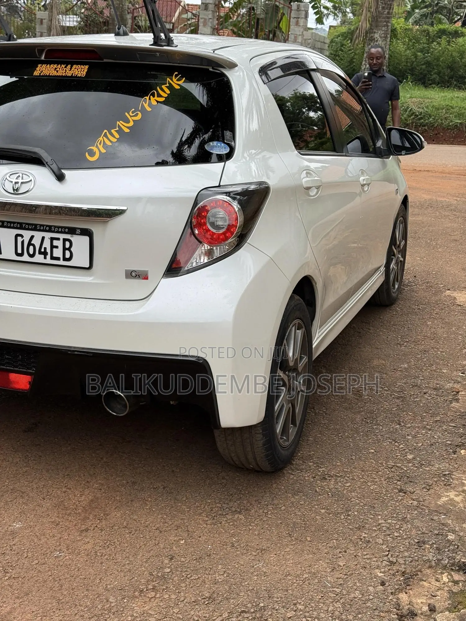 Toyota Vitz 1.5 FWD 5dr 2013 White