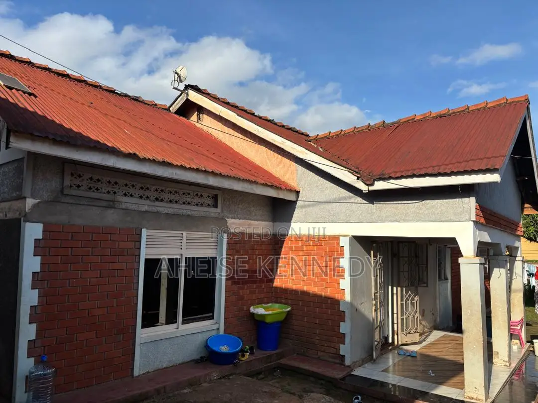 5bdrm Bungalow in Kawempe for sale