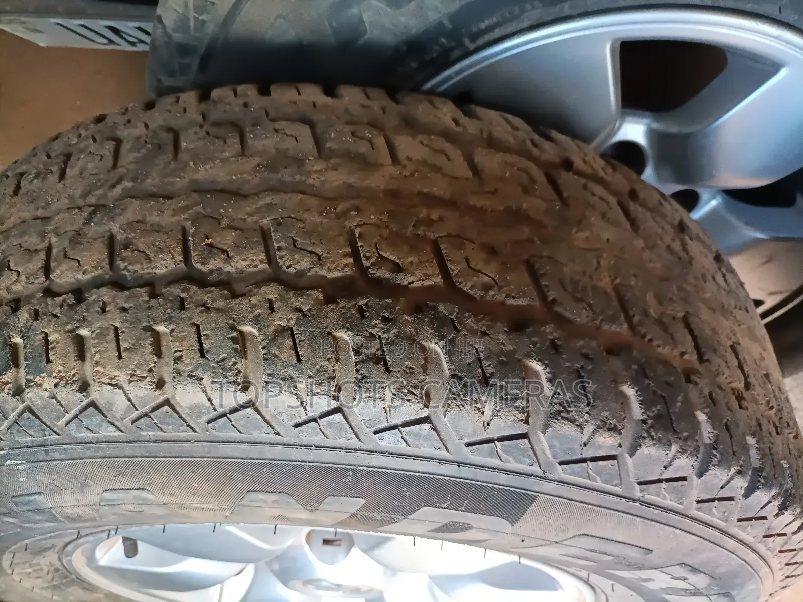 Toyota Hilix Rims (With Free Tires)