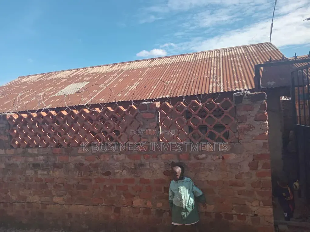 3bdrm House in Nsambya, Makindye for sale