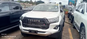 New Toyota Hilux 2025 White