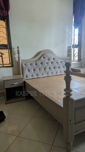 Queen Size Bed With Side Drawers