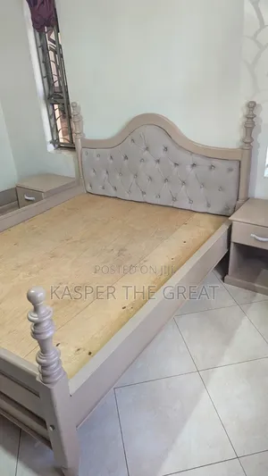 Queen Size Bed With Side Drawers