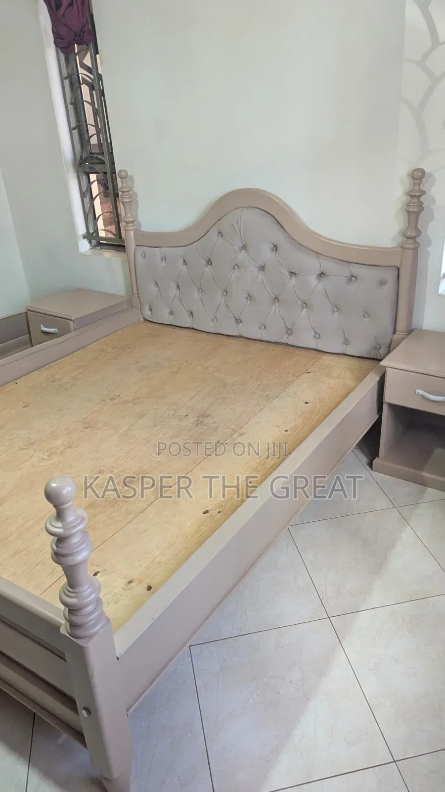 Queen Size Bed With Side Drawers
