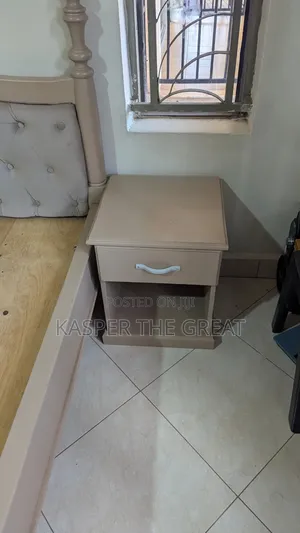 Queen Size Bed With Side Drawers