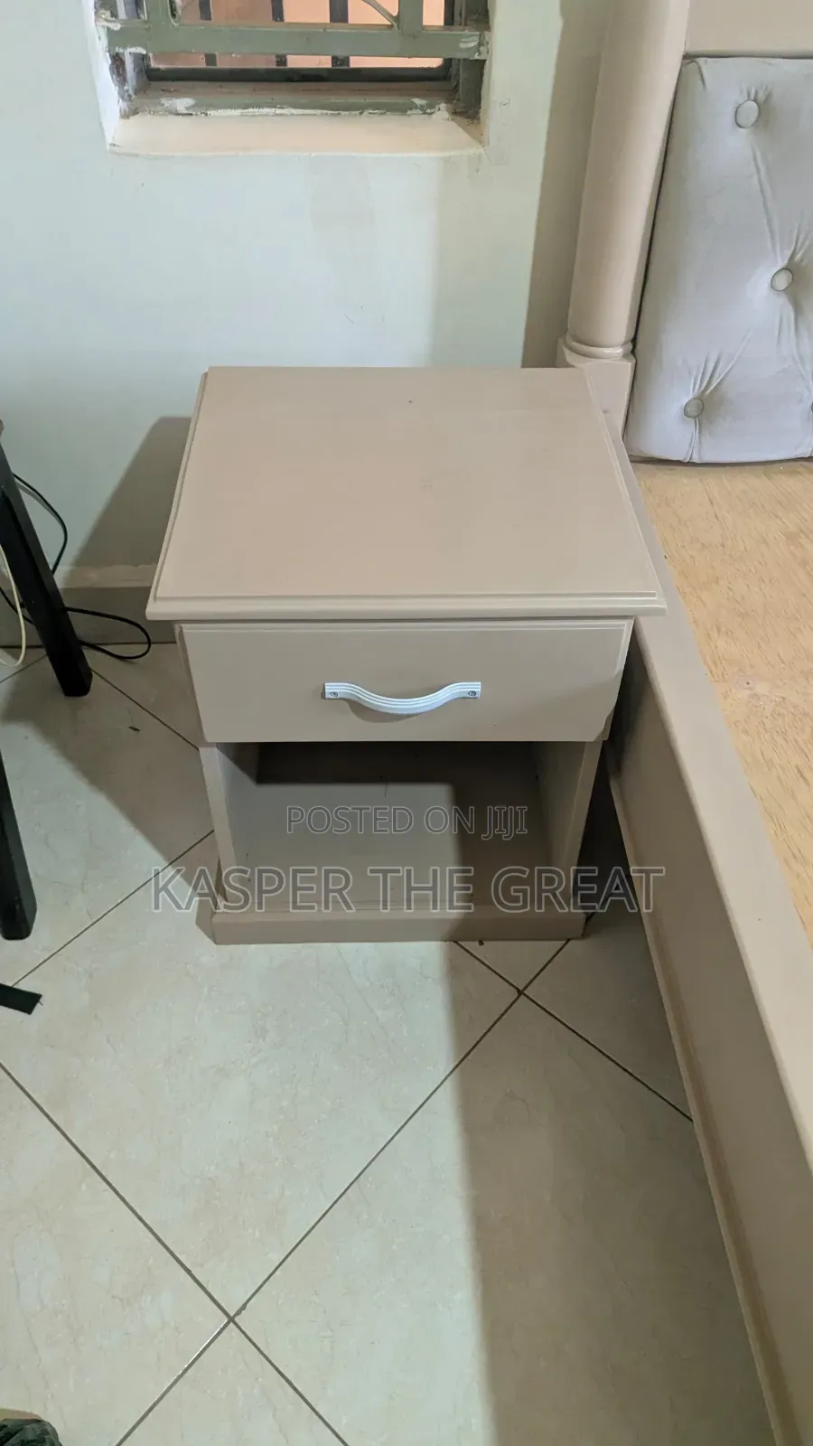 Queen Size Bed With Side Drawers