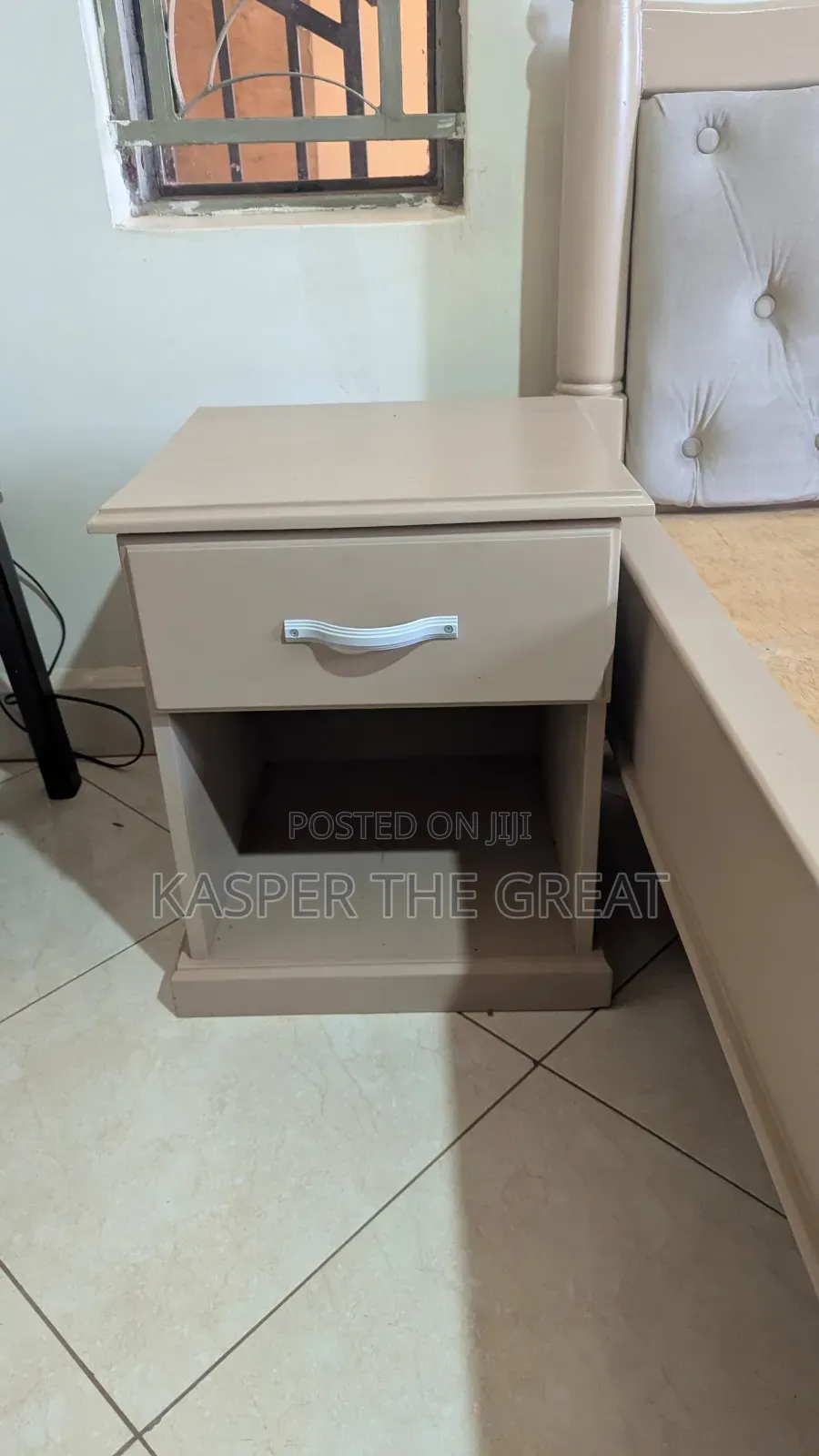 Queen Size Bed With Side Drawers