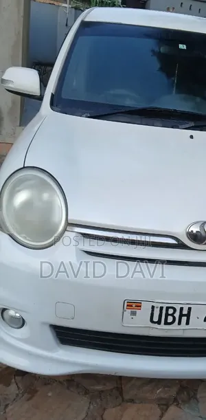 Toyota Sienta 2009 Pearl