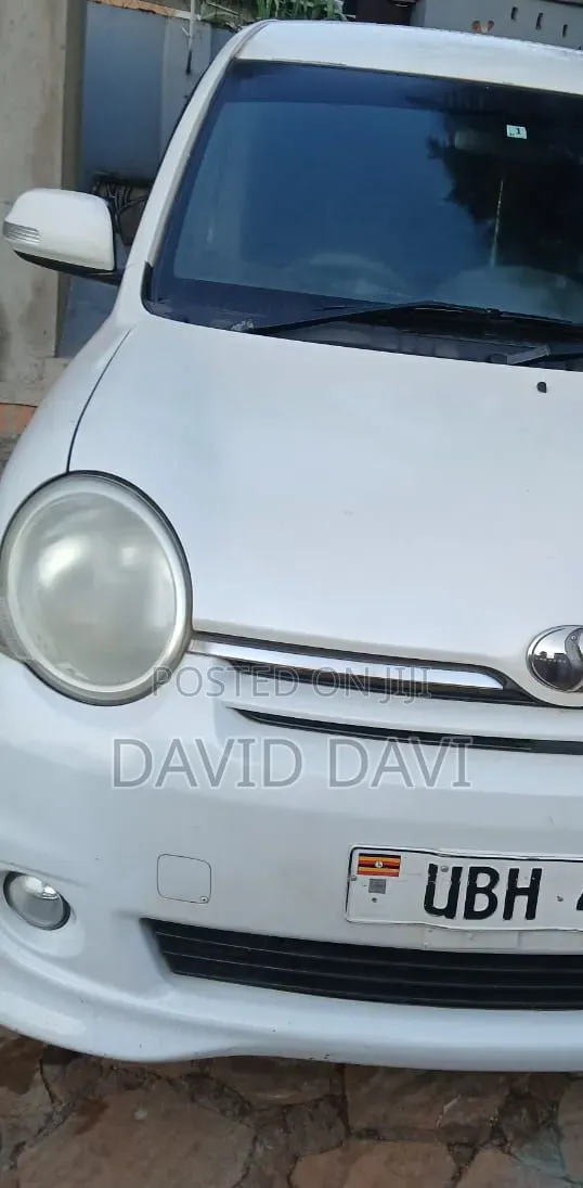 Toyota Sienta 2009 Pearl