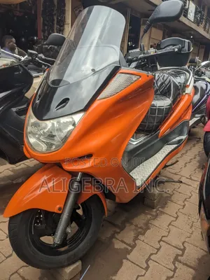 Yamaha Majesty 2020 Orange