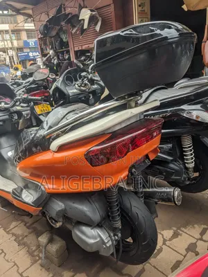 Yamaha Majesty 2020 Orange