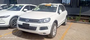 Volkswagen Tiguan R-Line 4dr SUV (2.0L 4cyl Turbo 6A) 2014 White
