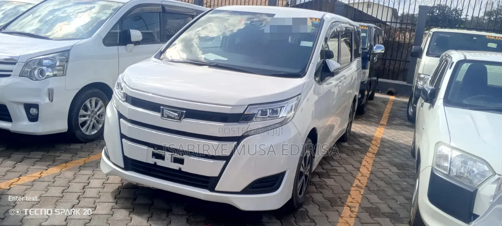 Toyota Noah 2.0 AWD (8 Seater) 2019 White