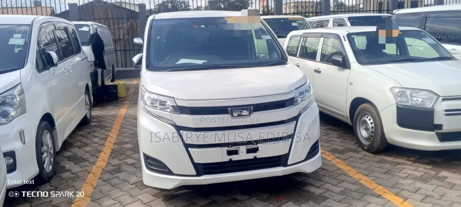Toyota Noah 2.0 AWD (8 Seater) 2019 White