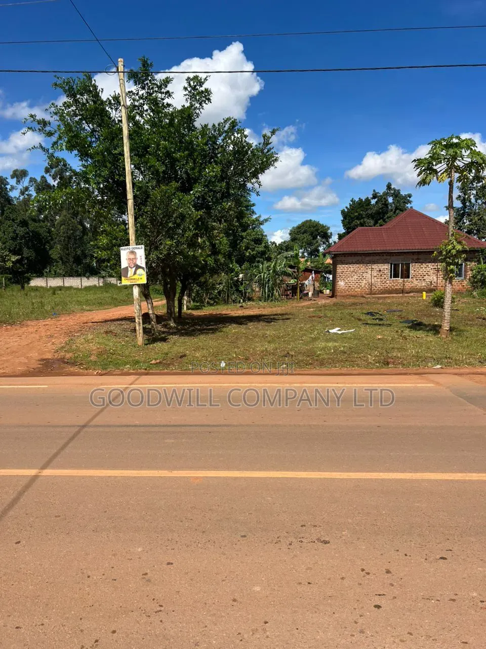 10 Decimals Commercial Plot of Land in Kitukutwe Kira on Main Tarmac