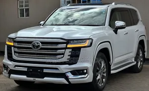 Toyota Land Cruiser LC300 2024 White