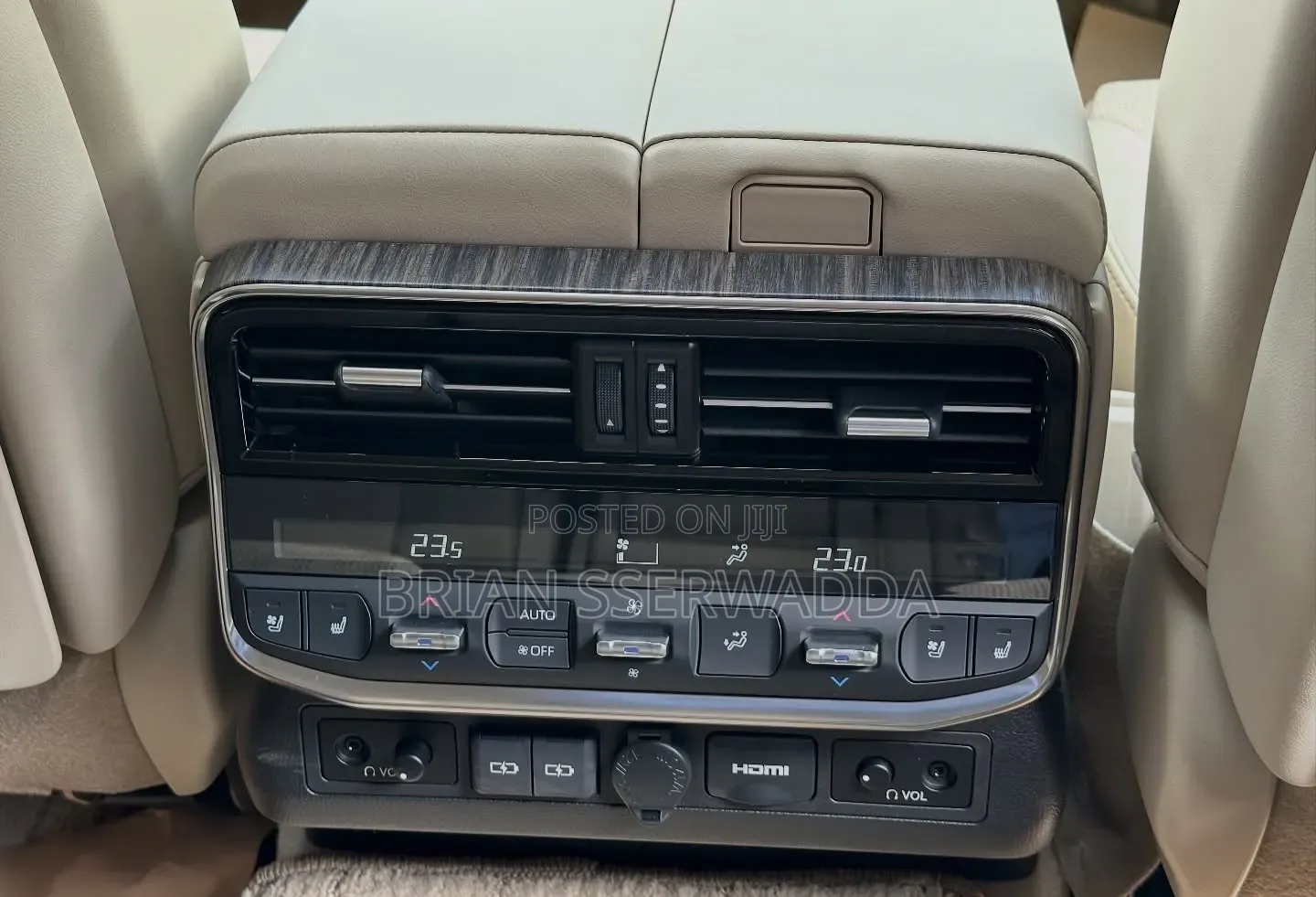Toyota Land Cruiser LC300 2024 White