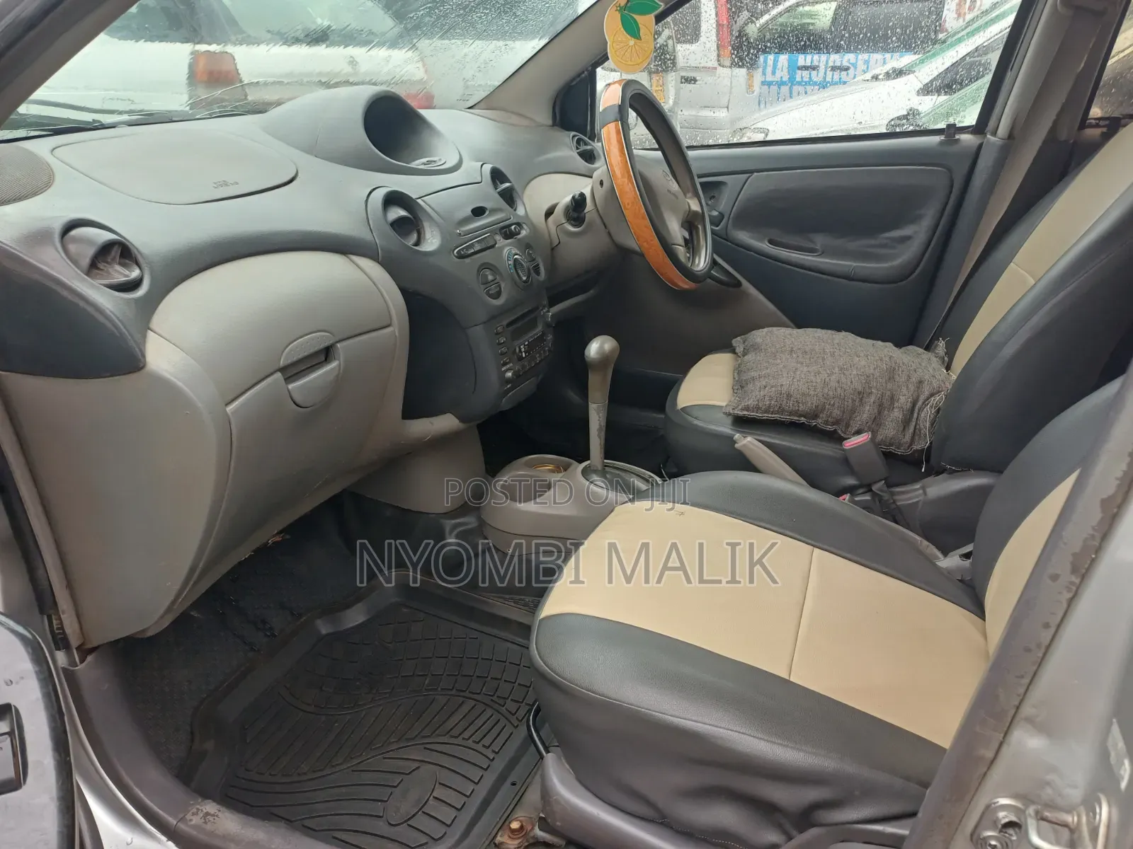 Toyota Platz 2002 Silver
