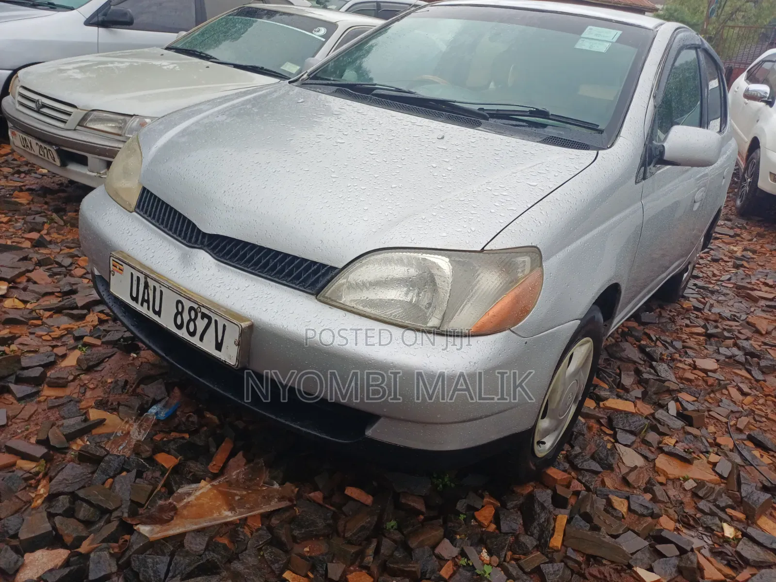 Toyota Platz 2002 Silver