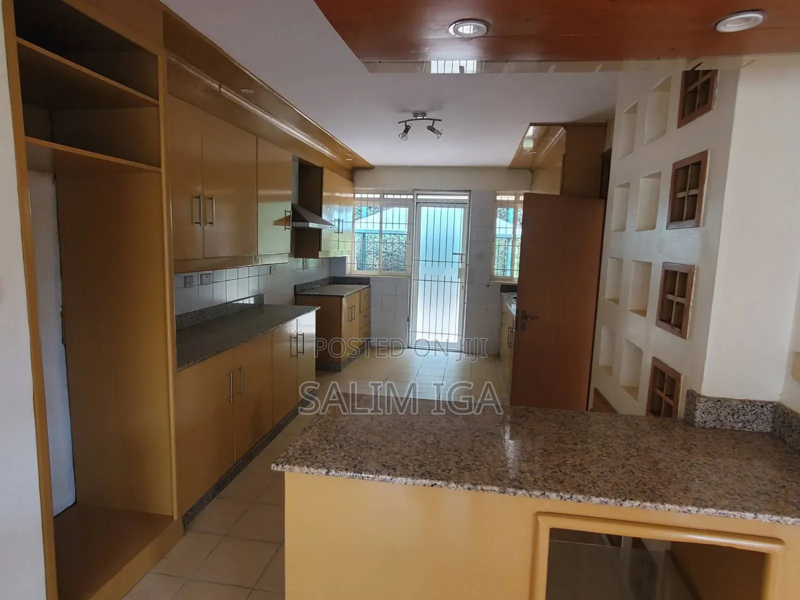 4bdrm Townhouse / Terrace in Kololo Property, Central Division for rent