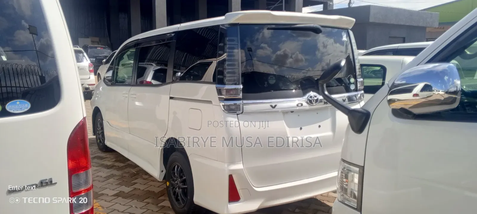 Toyota Noah 2.0 AWD (8 Seater) 2019 White