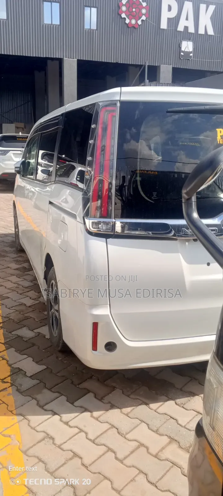 Toyota Noah 2.0 AWD (8 Seater) 2019 White