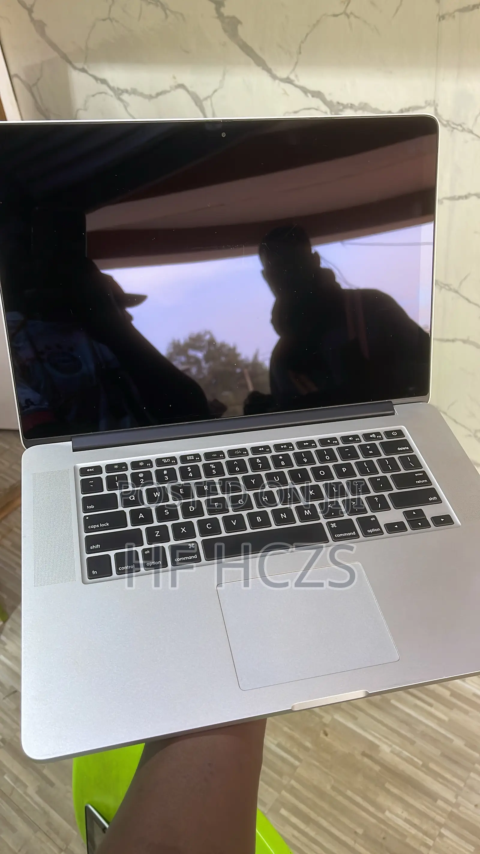 New Laptop Apple MacBook Pro 16GB Intel Core i7 SSD 512GB