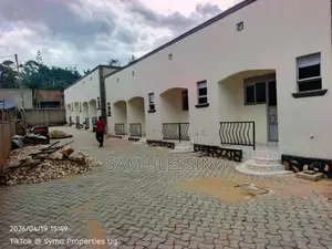 8bdrm Duplex in Matuuga Town, Wakiso / Wakiso for sale