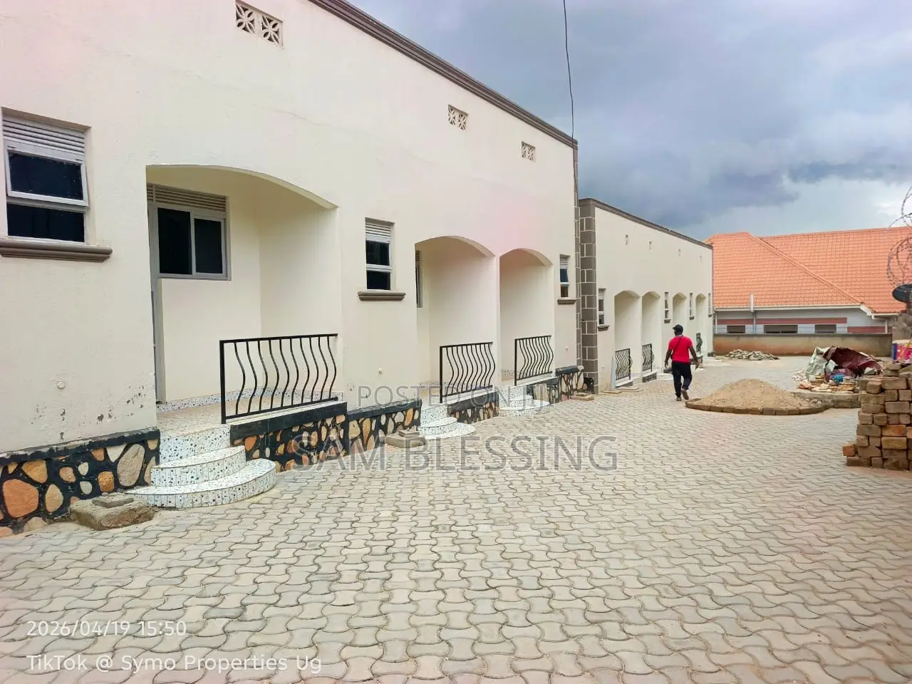 8bdrm Duplex in Matuuga Town, Wakiso / Wakiso for sale