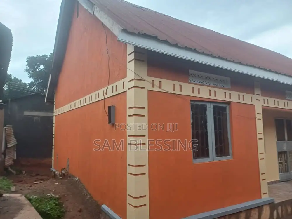3bdrm House in Namasumba, Makindye for sale