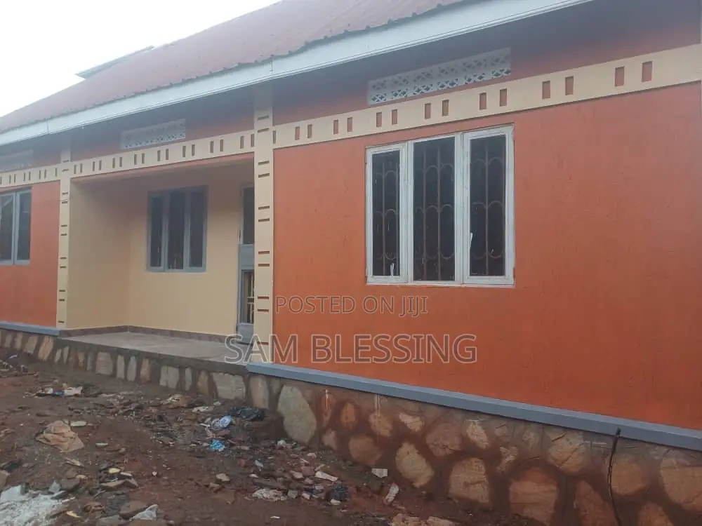 3bdrm House in Namasumba, Makindye for sale