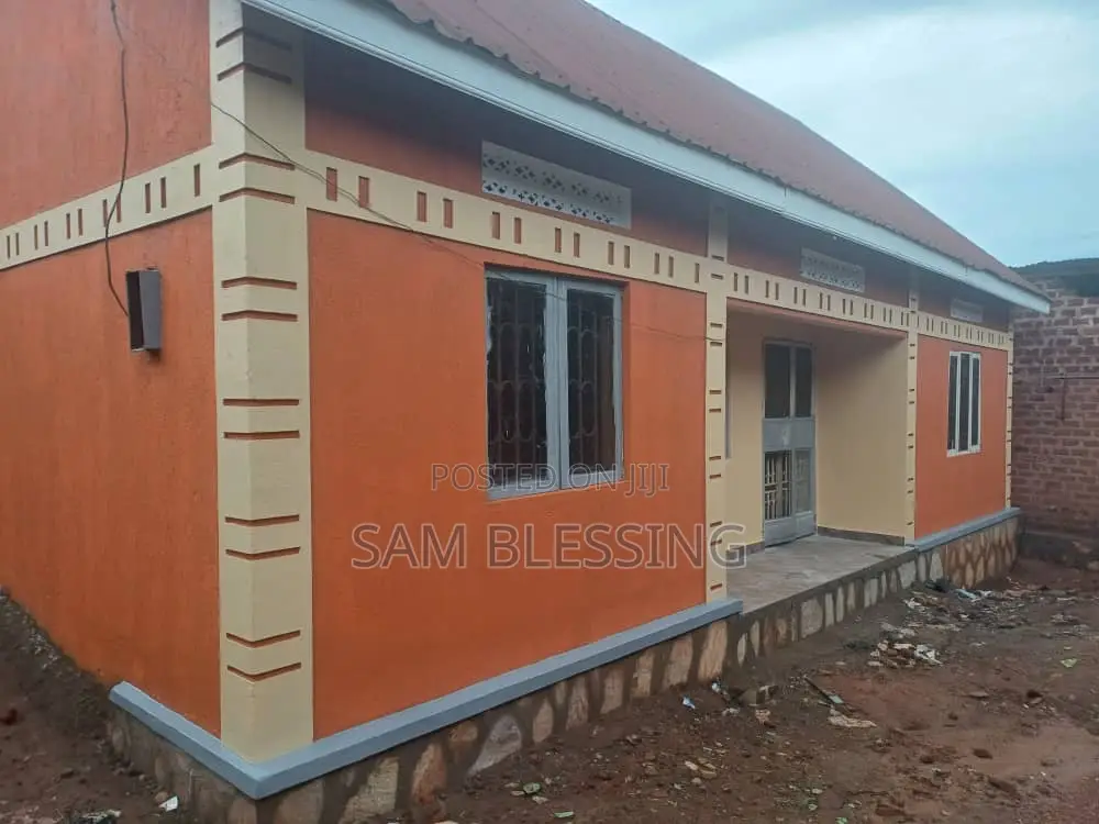 3bdrm House in Namasumba, Makindye for sale