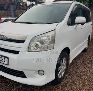 Toyota Noah 2010 White