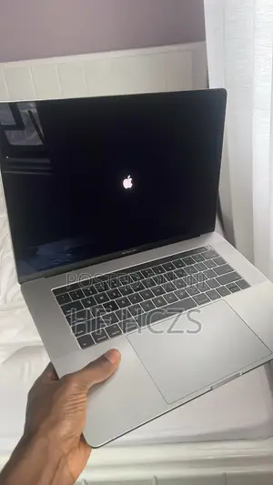 New Laptop Apple MacBook Pro 16GB Intel Core i7 SSD 512GB