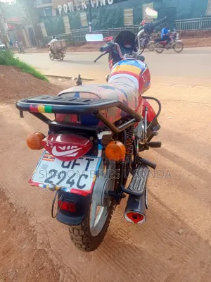 Bajaj CT 125X 2023 Red