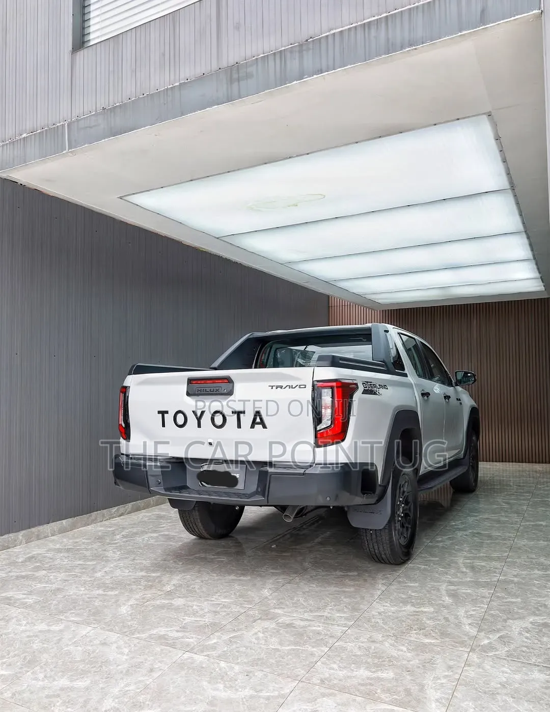 Toyota Hilux 2025 White