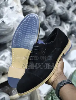 Classic Men Gentle Oxford Suede Clarks Shoes in Stock