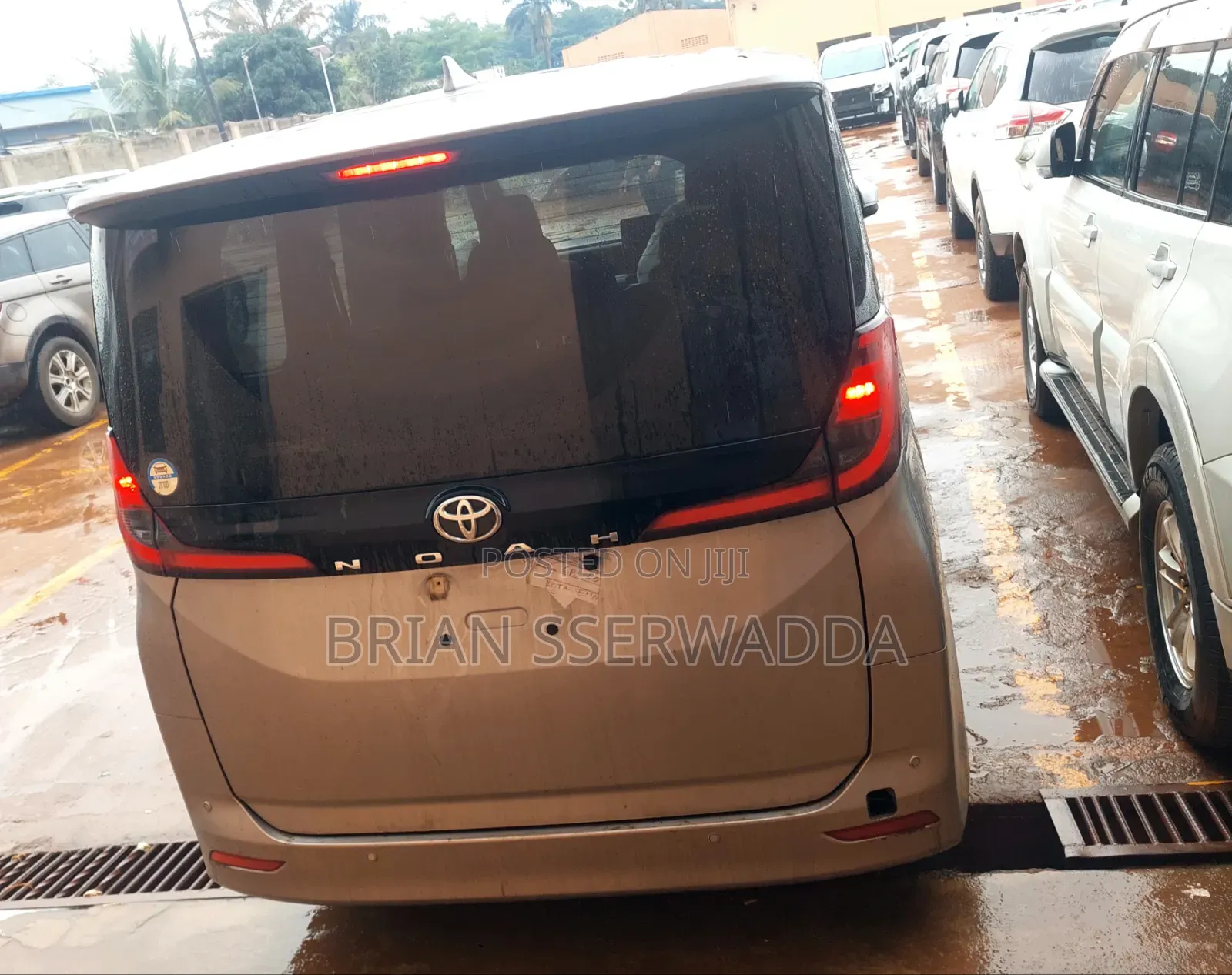 Toyota Noah 2022 Gray