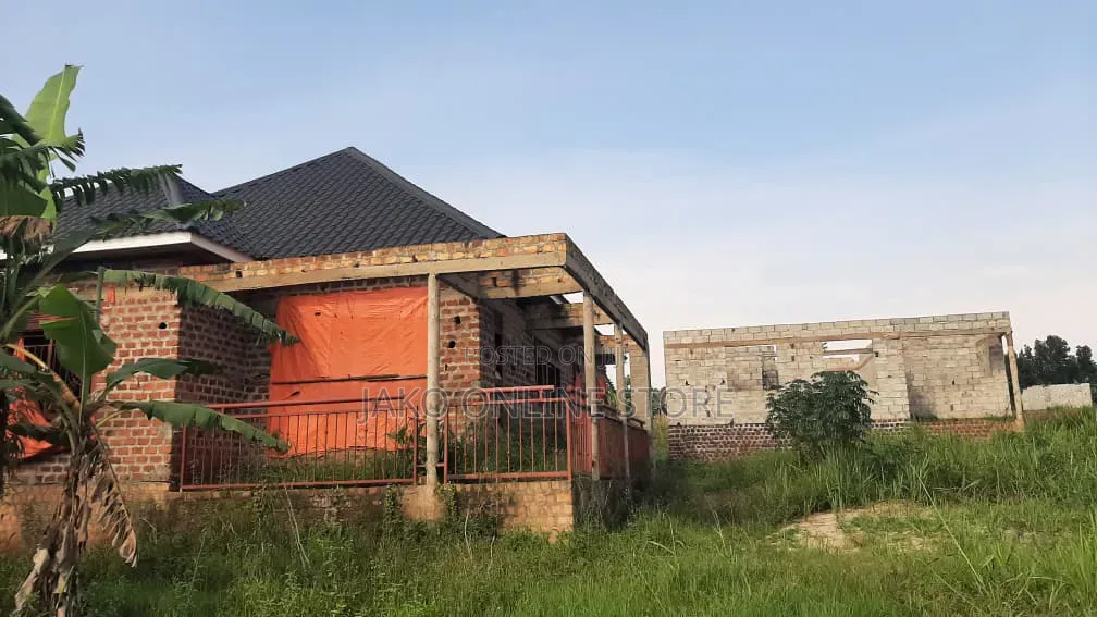 3bdrm House in Mattuga-Kasalirwe, Gombe for sale